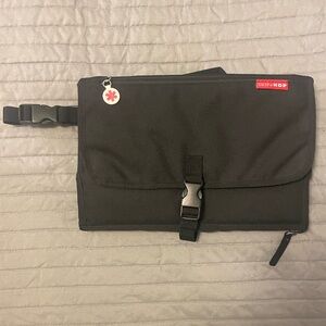 Skip Hop Pronto Changing Station